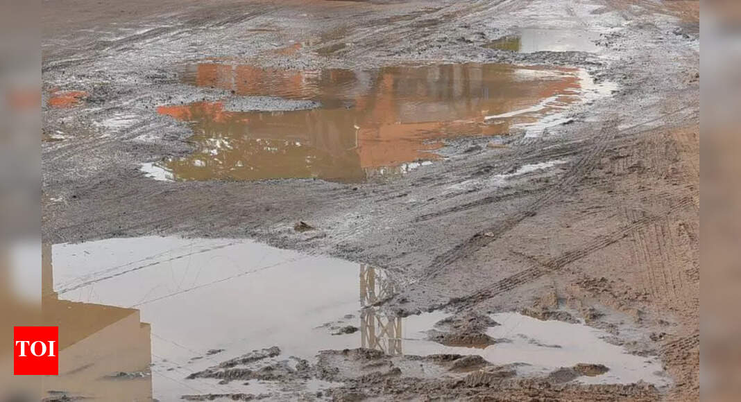 १ year वर्षीय वडगाव बुड्रुकमधील निसरड्या पॅच टाळत मोपेडच्या खाली पडले, ट्रकने चालवा