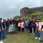 मल्हारगड वर अभ्यास स्वच्छता मोहीम आणि आनंदोत्सव