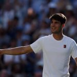 विम्बल्डन 2025: कार्लोस अलकाराझ पाच-सेटच्या भीतीने वाचला, डॅनिल मेदवेदेव क्रॅश झाला; अ‍ॅरना सबलेन्का क्रूझ