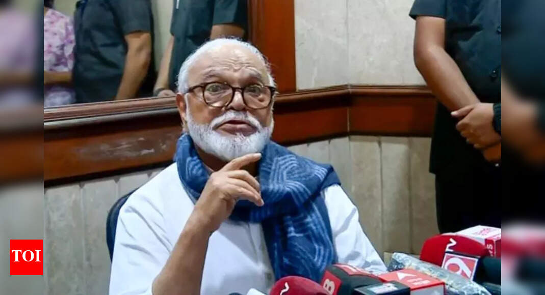 2 सप्टेंबर कॅबिनेट सल्ल्याशिवाय मराठा कोट्यावर सरकारचा ठराव, ओबीसीच्या चिंतेकडे दुर्लक्ष करते: भुजबाल