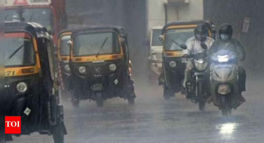 मुसळधार पाऊस पळवाट पुणे; आयएमडी अनेक महाराष्ट्र जिल्ह्यांसाठी पिवळा सतर्क