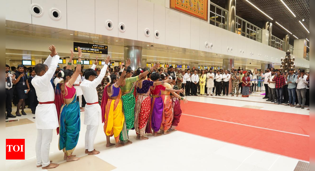 पुणे विमानतळावर साजरा केलेला यात्री सेवा दिवा