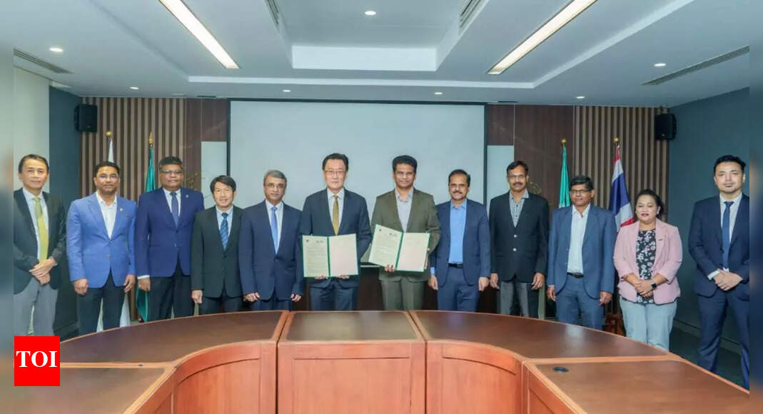 एआयटी, व्हिट सेमीकंडक्टर शिक्षण आणि संशोधनास चालना देण्यासाठी हात जोडतात