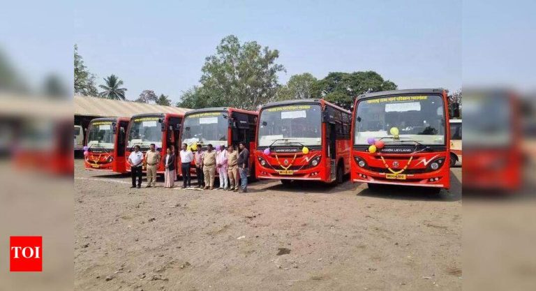 बार्शी, जामखेड आणि धाराशिव येथील अनेक एमएसआरटीसी बसे