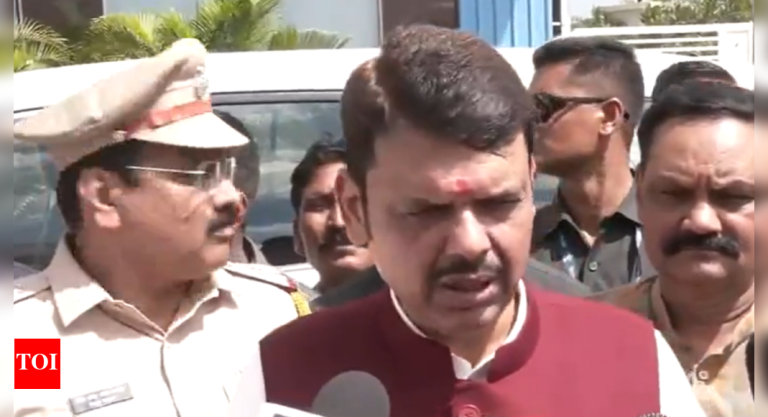 अहिलीनगरमधील तणाव: निषेध करणार्‍यांनी ‘आक्षेपार्ह’ रंगोलीवर महामार्ग ब्लॉक केले; पोलिस लाथी चार्जचा रिसॉर्ट