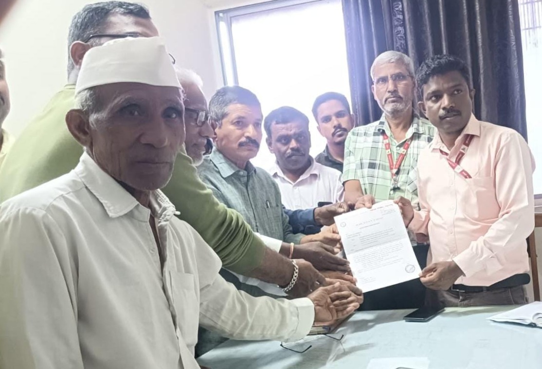 वाघोली कष्टकरी कामगार वस्त्यांत मुलभूत सोई सुविधांची मनपाकडे मागणी