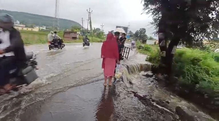 अष्टविनायक मार्गाचा कोट्यावधींचा निधी पाण्यात 