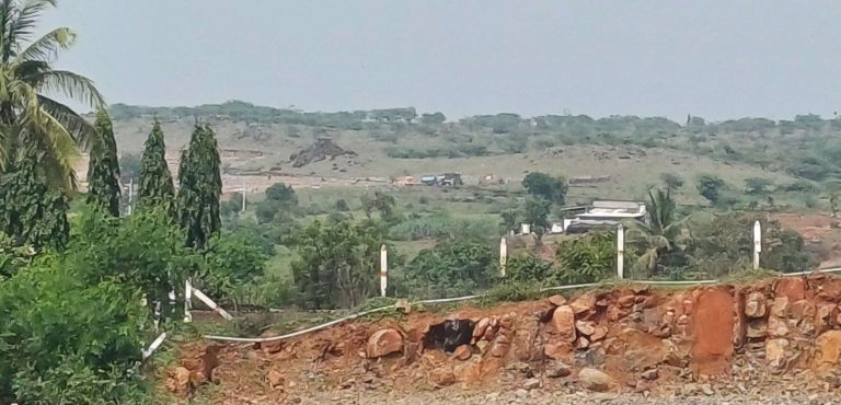 डोंगरगाव मध्ये डोंगर सपाट प्लॉटिंग व्यवसायिकांचा धुमाकूळ महसूल खाते सुस्त 