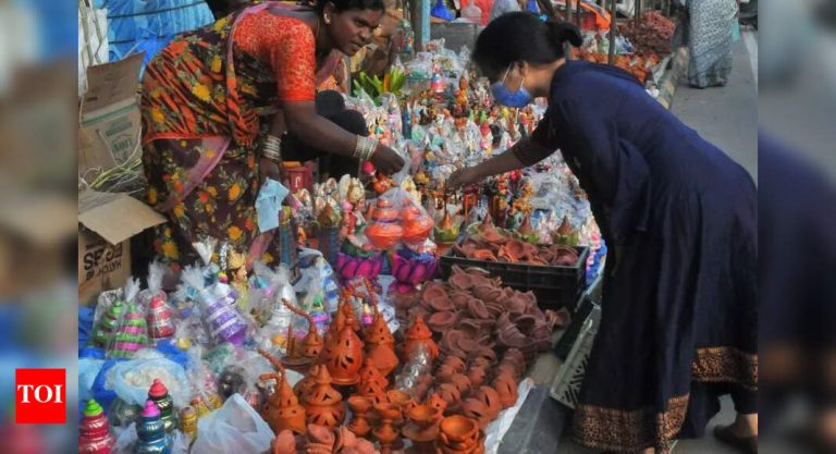 लहान व्यवसाय आणि किरकोळ विक्रेते खर्चाच्या वाढीदरम्यान रेकॉर्ड विक्रीची अपेक्षा करतात