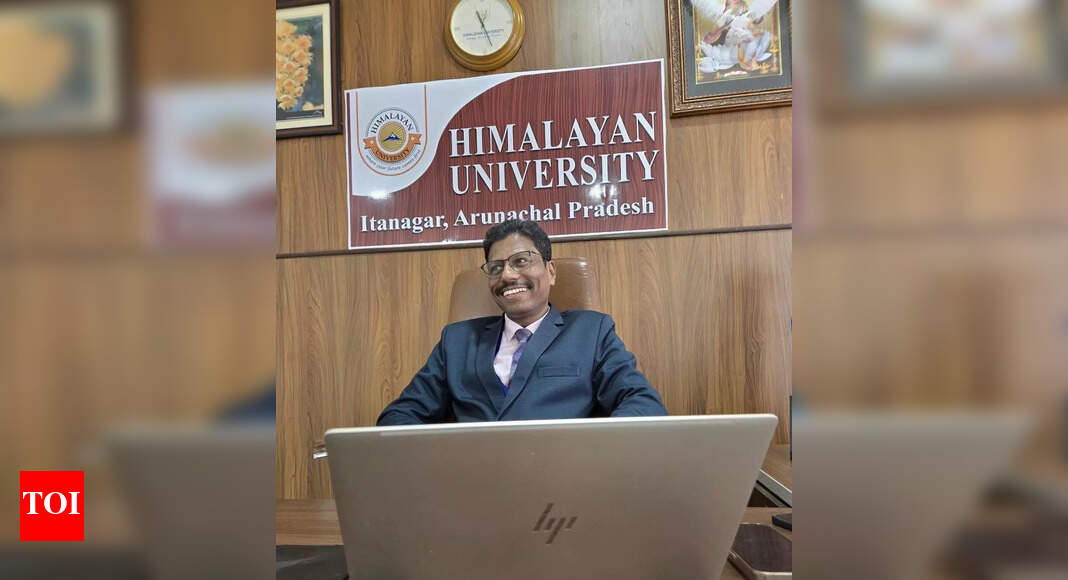 देवीकुलंगरा ग्रामपंचायतीतर्फे प्रा.डॉक्टर प्रकाश दिवाकरन यांचा गौरव