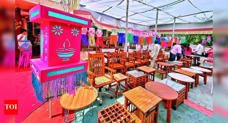 येरवडा दिवाळी मेळ्यात कैद्यांचे हाताने बनवलेले पदार्थ