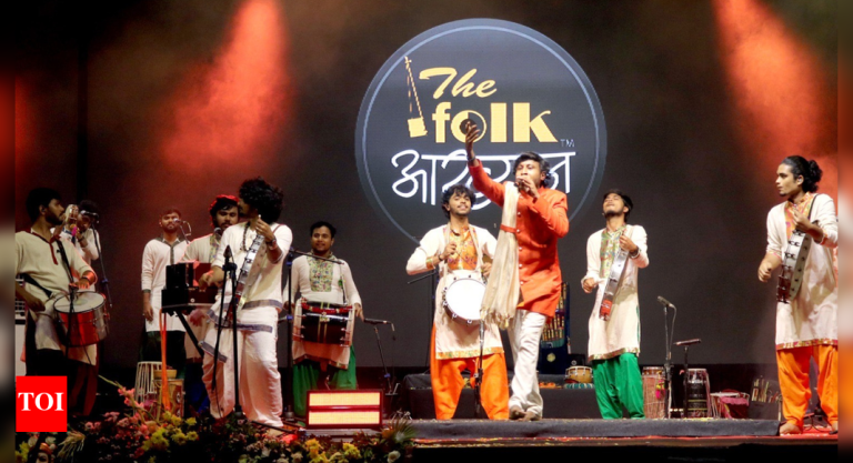 कोथरूड सुरोत्सव २०२५ मध्ये राहुल देशपांडे आणि ‘द फोक आख्यान’ मंत्रमुग्ध पुणे | पुणे बातम्या