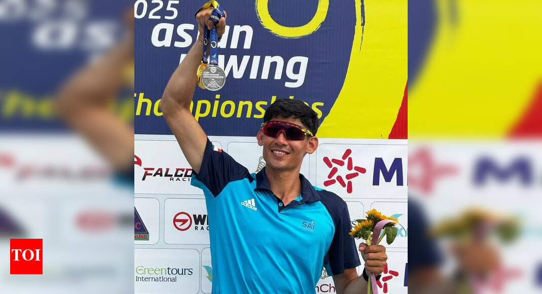 रोवर त्यागीने आशियाई चॅम्पियनशिपमध्ये सुवर्ण आणि रौप्यपदक मिळवले आहे