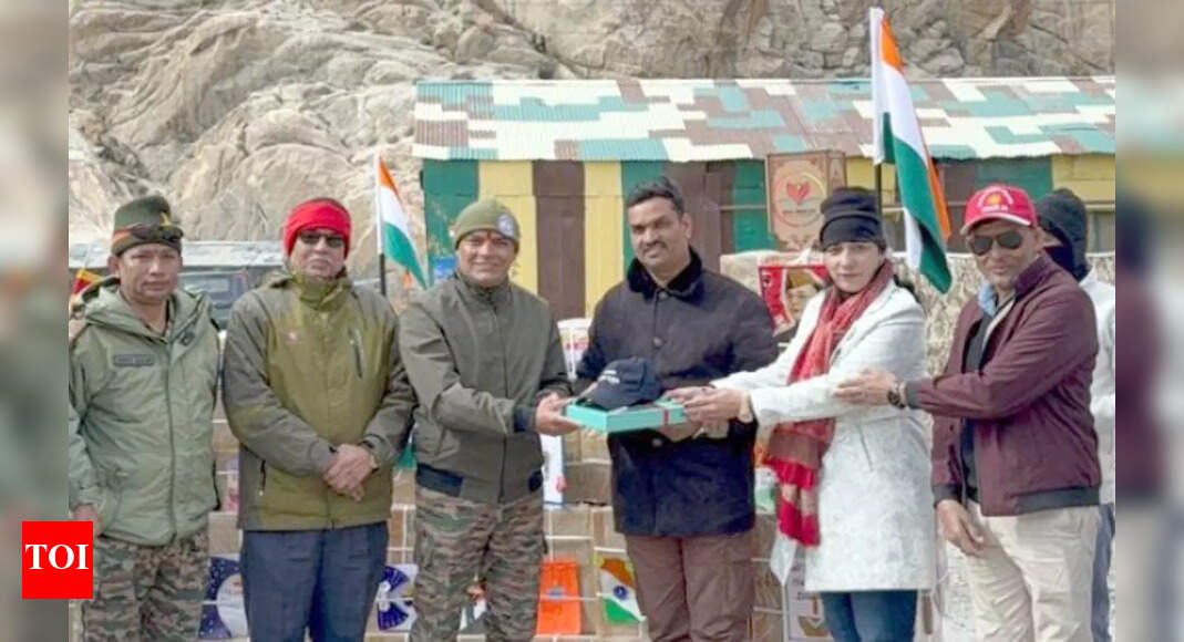 ‘सियाचीन येथील घरची चव’: आधार सोशल ट्रस्ट इनिशिएटिव्हच्या माध्यमातून दिवाळीचे स्वादिष्ट पदार्थ, संदेश सैनिकांपर्यंत पोहोचतात