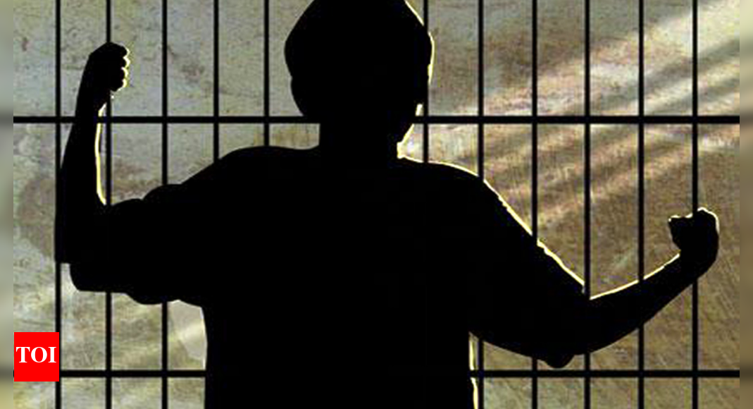 मिशन परिवर्तन: पुणे पोलिस बालगुन्हेगारांना कौशल्य आणि आदराने एकत्र येण्यास मदत करतात; 700 हून अधिक सुधारित