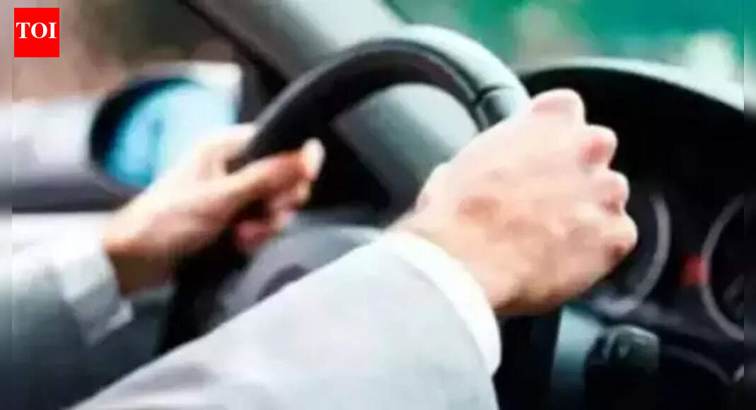 पुण्यात झालेल्या धडकेत महिला, मुलगी आणि तिची नातवंडे जखमी