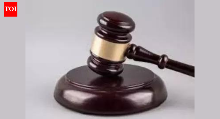 अपघातात ठार झालेल्या बिझमनच्या नातेवाईकांना 11 कोटी रुपये द्या, विमा कंपनी आणि ट्रक मालकाने सांगितले