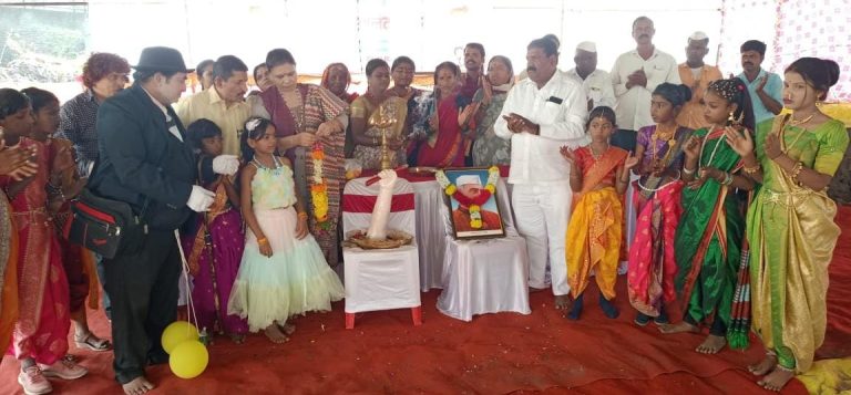 वाघेश्वरनगर मध्ये कचऱ्या ऐवजी भरला संतुलन पाषाण शाळेतील विधार्थांचा बाल आनंद मेळावा 