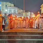 आळंदीत एकादशी निमित्त माऊलींचे पालखीची ग्राम प्रदक्षिणा  इंद्रायणी आरती हरिनाम गजरात