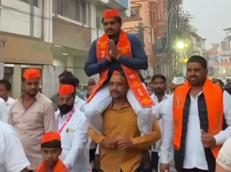 लोणीकंद पेरणे जिल्हा परिषद गटात किरण साकोरे यांचा तिसरा आयोध्या काशी यात्रा टप्पा पूर्ण