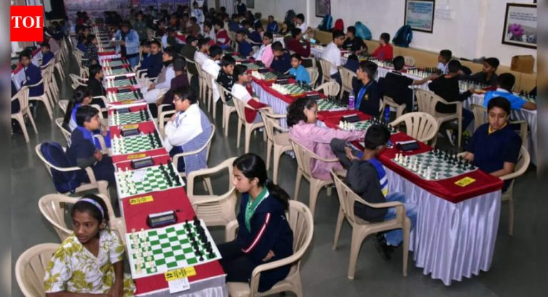 सूर्यदत्त येथे 5 व्या आंतरशालेय बुद्धिबळ स्पर्धेत 80 शाळांतील 500 विद्यार्थ्यांचा उत्साहपूर्ण सहभाग