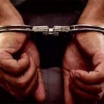 निगडीत वृद्ध जोडप्याला तरुणाने बेदम मारहाण, धरले | पुणे बातम्या