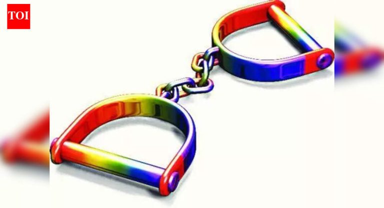 वारजे माळवाडी येथील घरफोडीप्रकरणी तिघांना अटक