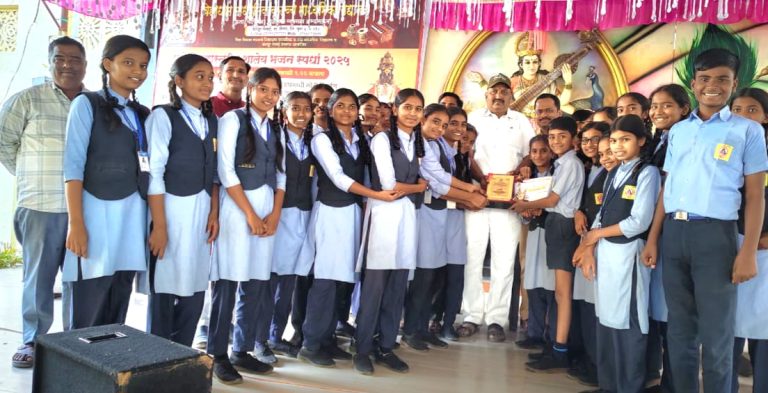 कान्हूर मेसाई येथे जिल्हास्तरीय शालेय भजन व गौळण स्पर्धेचा सोहळा संपन्न