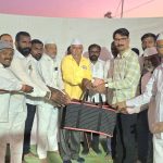 योगेश झुरुंगे यांच्याकडून कोळपेवाडीतील बिरोबा भजनी मंडळास भजन साहित्य भेट