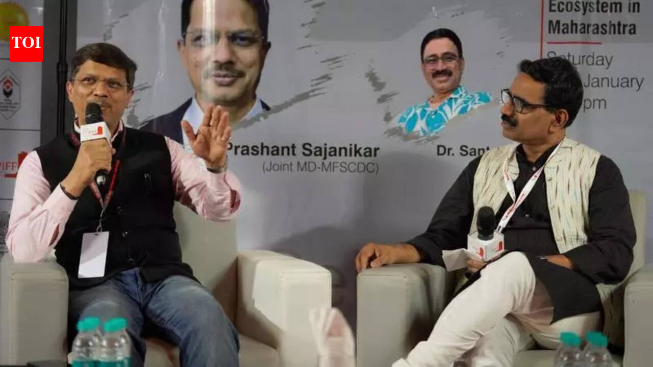 नागपूर आणि नाशिकमधील चित्रपट शहरांसह मराठी चित्रपटसृष्टीला मोठी चालना देण्यासाठी राज्याची योजना आहे