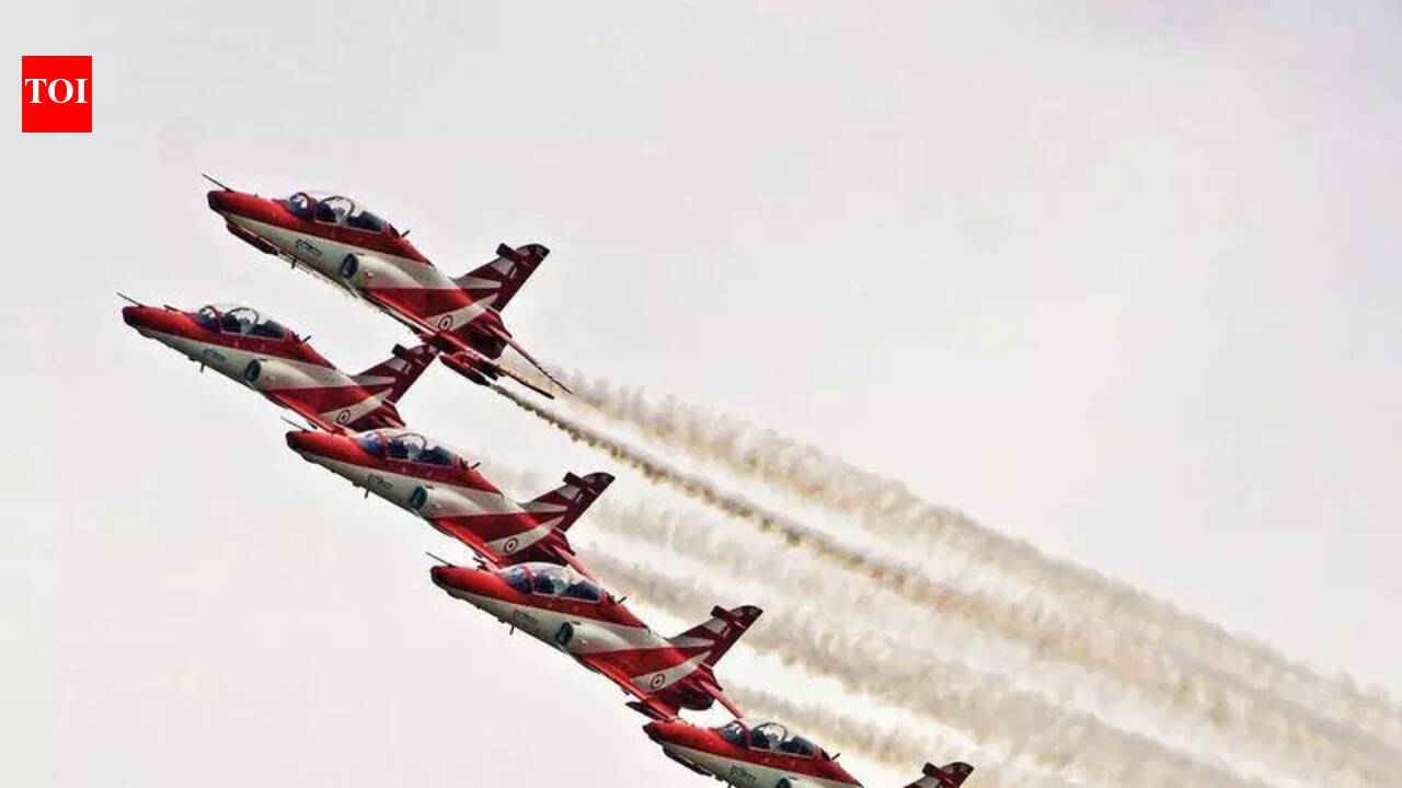 नाशिकमध्ये आयएएफचा पहिला एरोबॅटिक शो पाहण्यास फुकट नाही; रहिवासी आणि अधिकारी प्रश्न हलवा | पुणे बातम्या