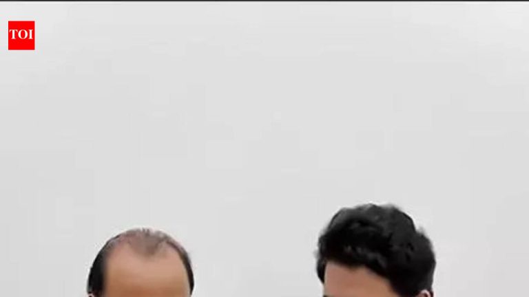 अजित पवार यांचे माध्यम सल्लागार अरोरा यांनी सुनेत्रा यांची उपमुख्यमंत्रीपदाची जबाबदारी घेण्याच्या निर्णयापूर्वी त्यांची भेट घेतली.