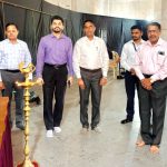 राष्ट्रीय विज्ञान दिनानिमित्त जय हिंद संकुलात डॉ मुणगेकर यांचे व्याख्यान