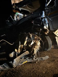 शिक्रापूर येथे दोन कंटेनरची समोरासमोर जोरदार धडक दोन्हीही चालक गंभीर जखमी