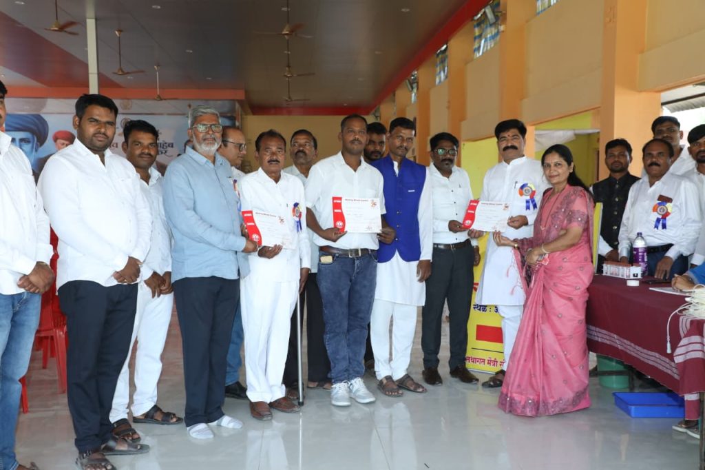 क्रांतीसूर्य महात्मा जोतिबा फुले आणि भारतरत्न डॉ बाबासाहेब आंबेडकर यांच्या जयंतीनिमित्त विविध क्षेत्रातील मान्यवराचा सन्मान