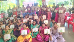 महाळुंगे पडवळ येथे महिलांचे ज्यूट बॅग मेकिंग कौशल्य विकास प्रशिक्षण यशस्वी संपन्न