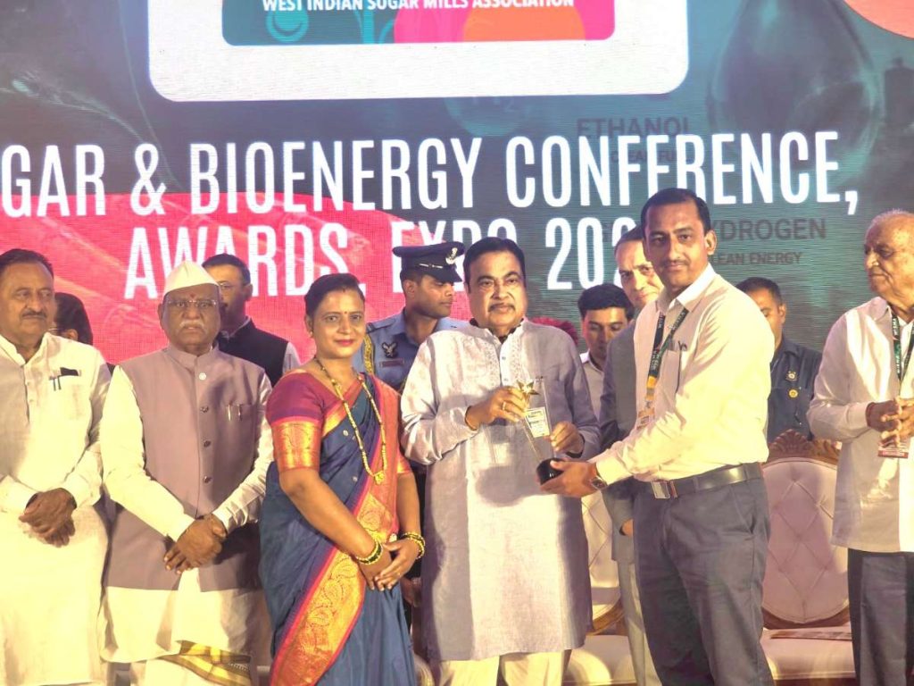 व्यंकटेश कृपा शुगर मिल्सचे वर्क्स मॅनेजर तुषार निघुते यांना विस्माचा उत्कृष्ट वर्क्स मॅनेजर पुरस्कार 